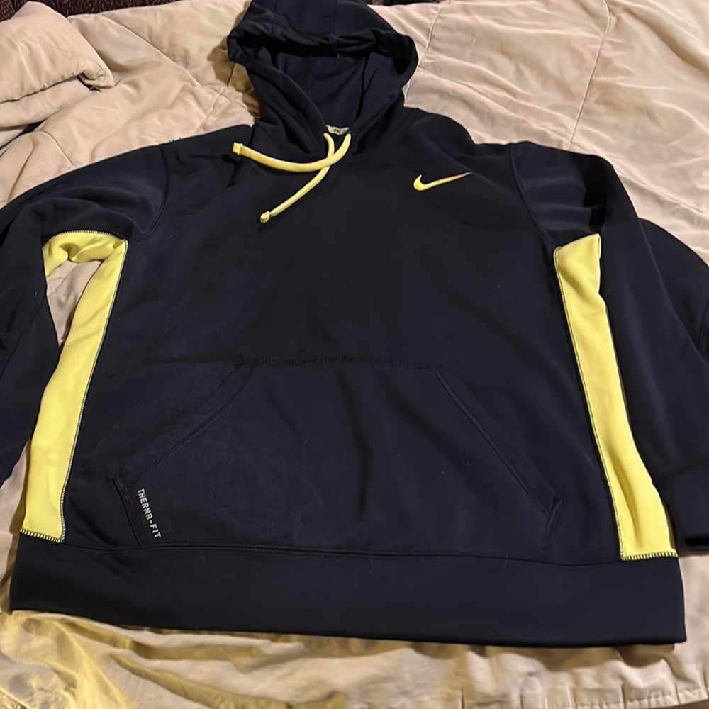 Nike therma ft it men's hoodie GUC size L